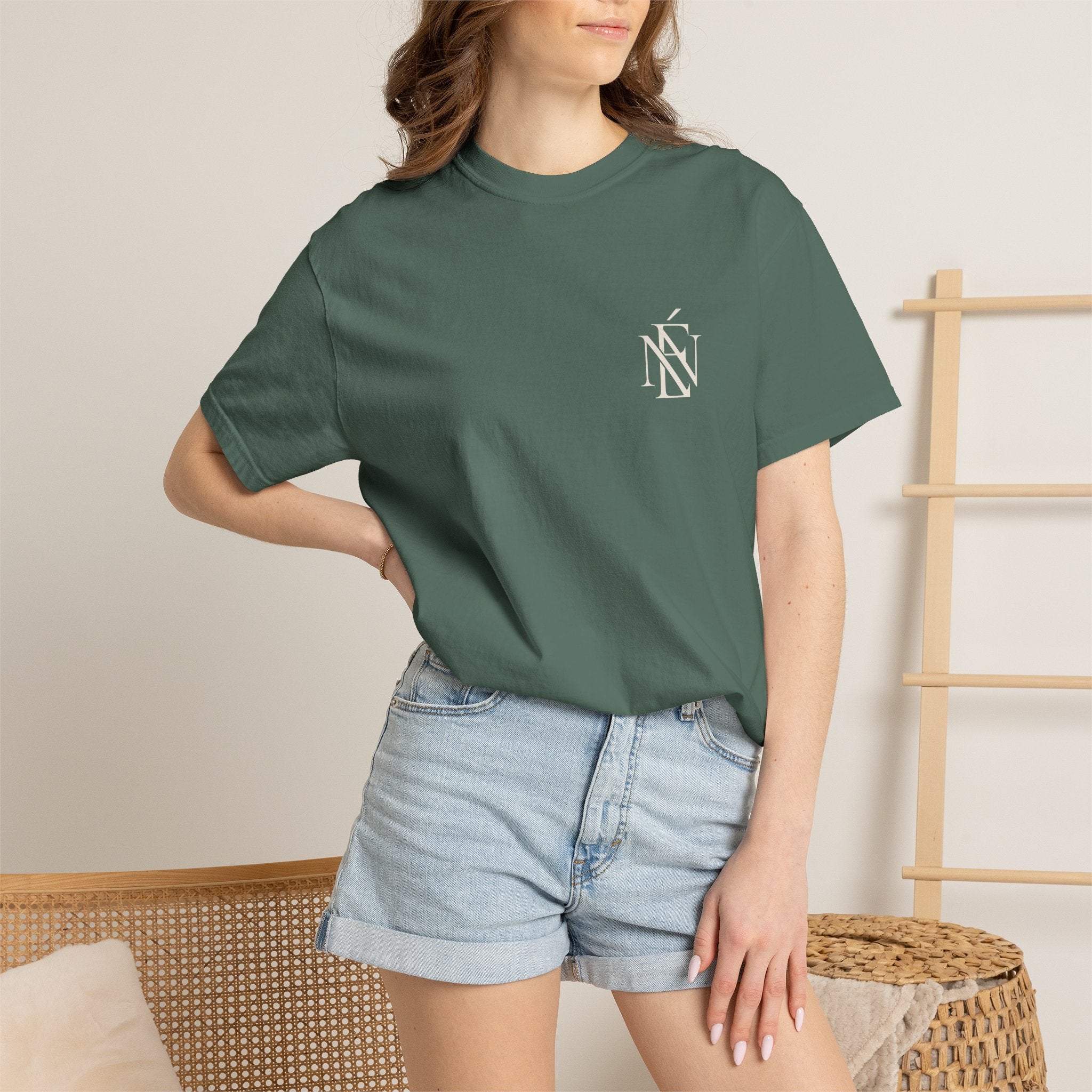 Néva Supercar Graphic Tee