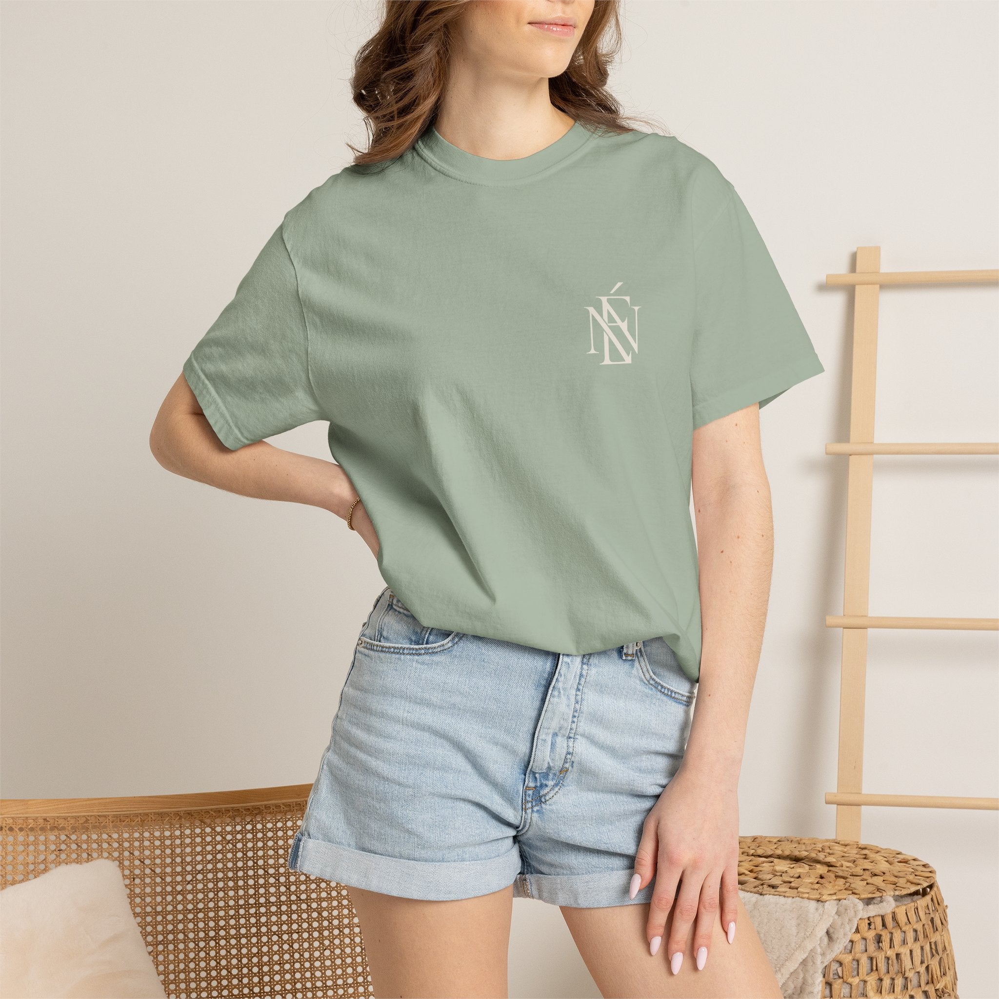 Néva Supercar Graphic Tee
